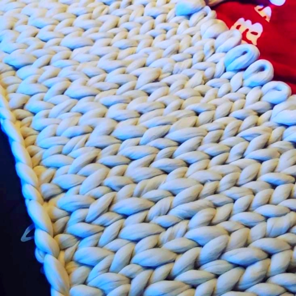 Beautiful Large throw - Picture 4 of 5